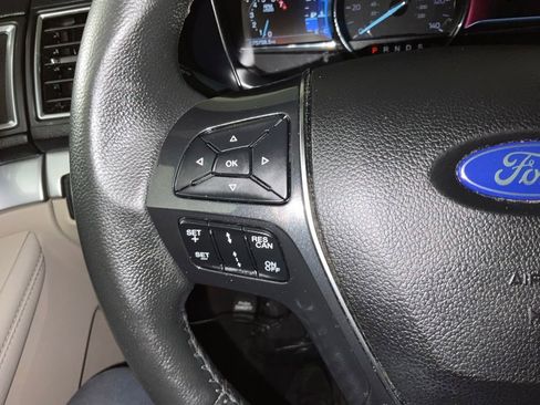 Used 2018 Ford Explorer Limited w/ Equipment Group 301A FWD image 25