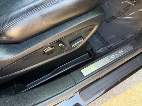 Used 2017 Lincoln MKX Reserve w/ Lincoln MKX Climate Package FWD image 26