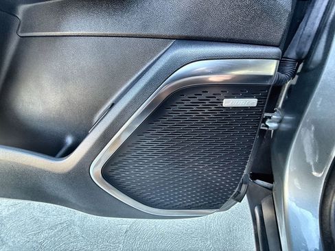 Used 2025 GMC Acadia Elevation image 15