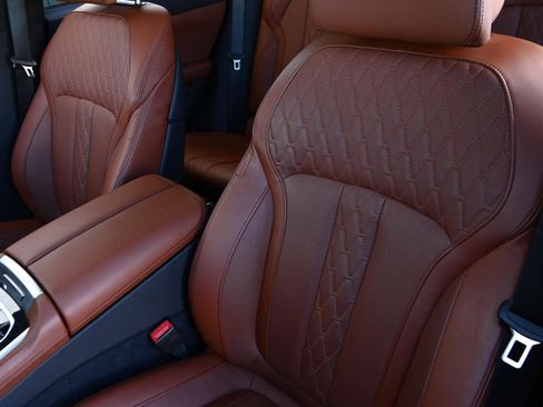 Certified 2025 BMW X6 M60i w/ Executive Package image 8