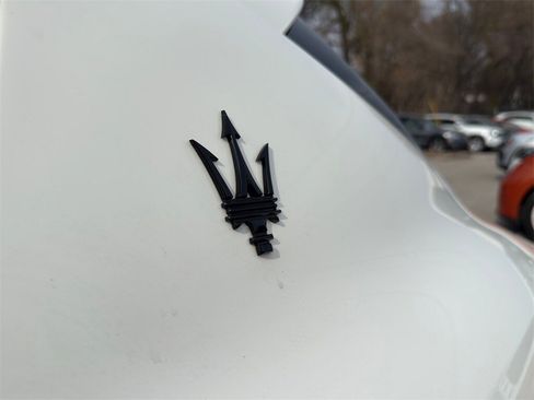 Used 2023 Maserati Levante Modena image 29