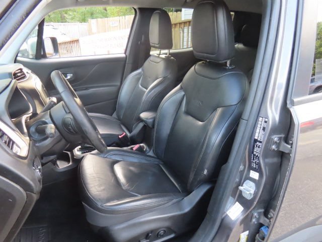 Used 2017 Jeep Renegade Limited AWD/4WD image 19