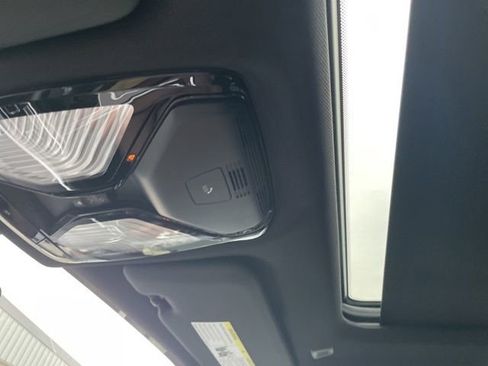 Used 2023 BMW X5 xDrive40i w/ M Sport Package image 16