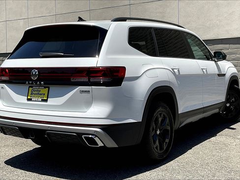 Used 2024 Volkswagen Atlas Peak Edition SEL image 13