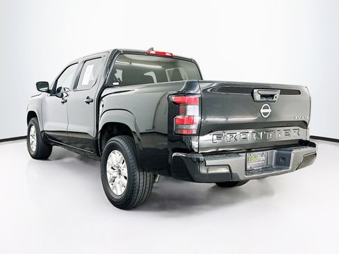 Used 2023 Nissan Frontier SV image 5