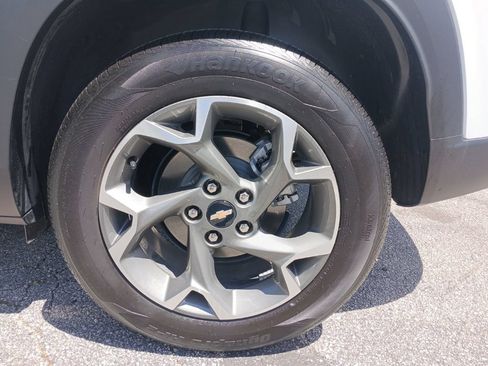 Used 2024 Chevrolet Trax LT w/ Driver Confidence Package FWD image 25