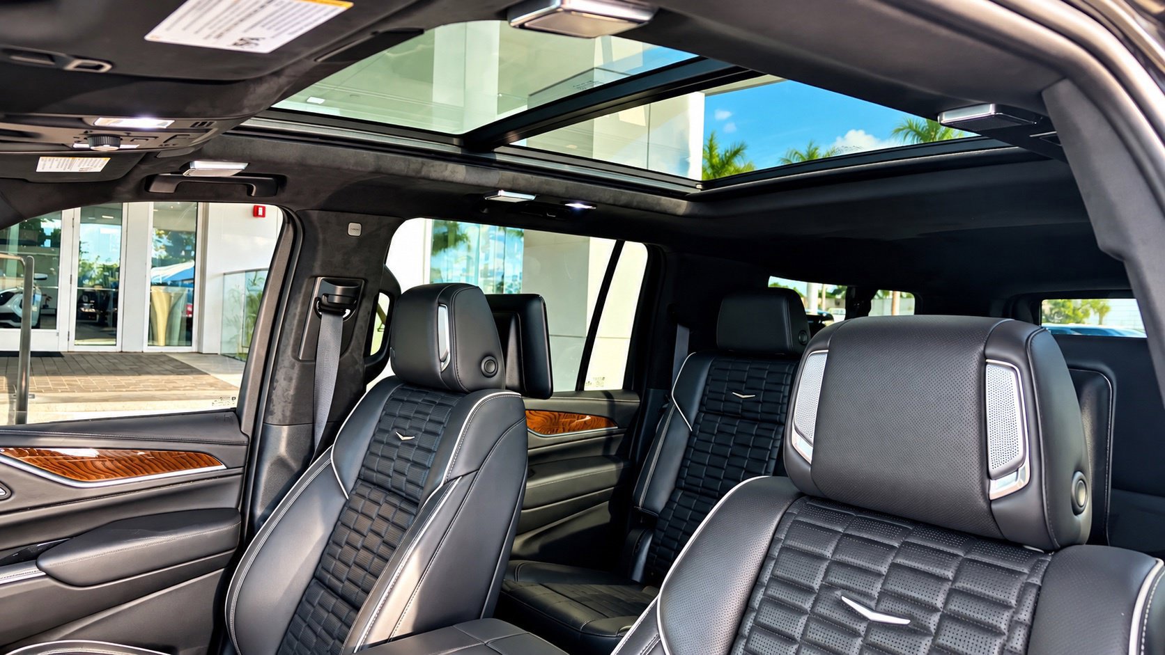 Used 2023 Cadillac Escalade ESV Sport Platinum w/ LPO, ONYX Package RWD image 10