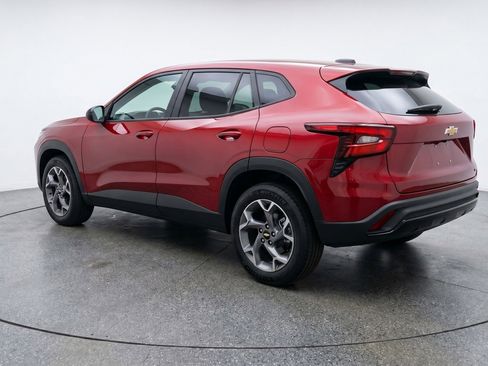 Used 2025 Chevrolet Trax LT FWD image 6