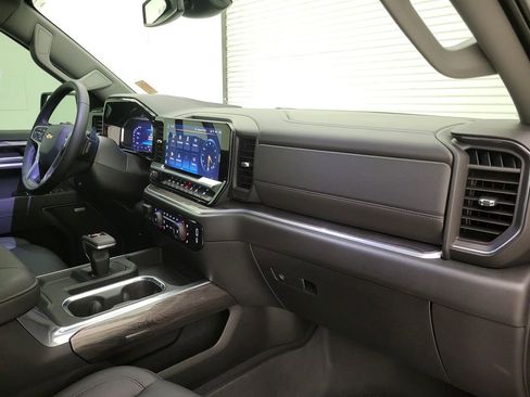 Used 2025 Chevrolet Silverado 1500 LTZ image 44
