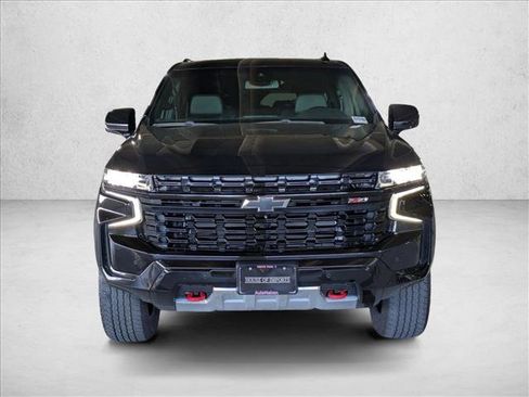 Used 2024 Chevrolet Suburban Z71 w/ Luxury Package image 2