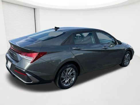 Certified 2024 Hyundai Elantra SEL FWD image 5