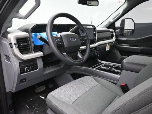New 2026 Ford F250 XLT w/ XLT Premium Package image 19