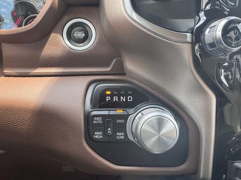 Used 2019 RAM 1500 Laramie AWD/4WD image 27