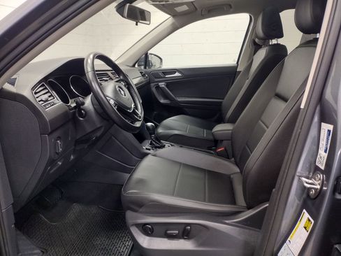 Used 2019 Volkswagen Tiguan SE w/ Panoramic Sunroof Package image 25