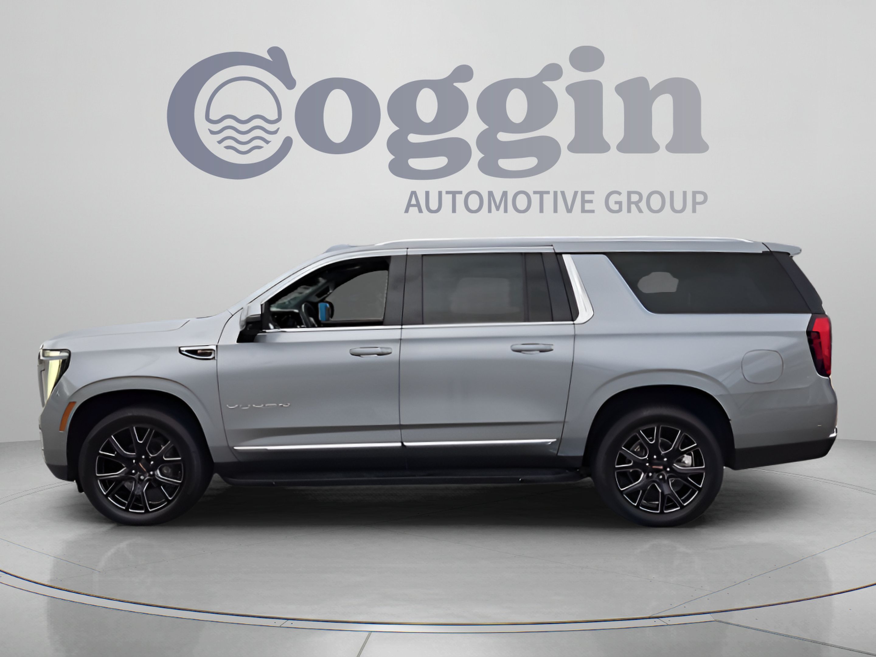 Used 2025 GMC Yukon XL Elevation AWD/4WD image 2