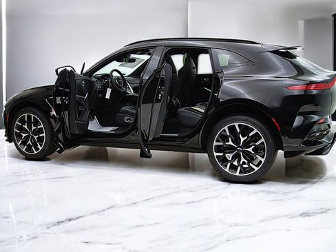 Used 2023 Aston Martin DBX 707 image 6