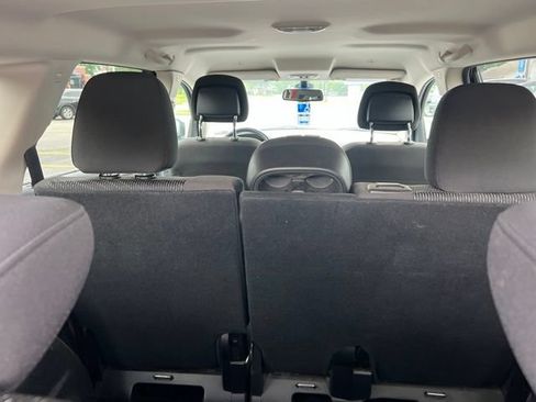 Used 2018 Dodge Journey SE FWD image 17