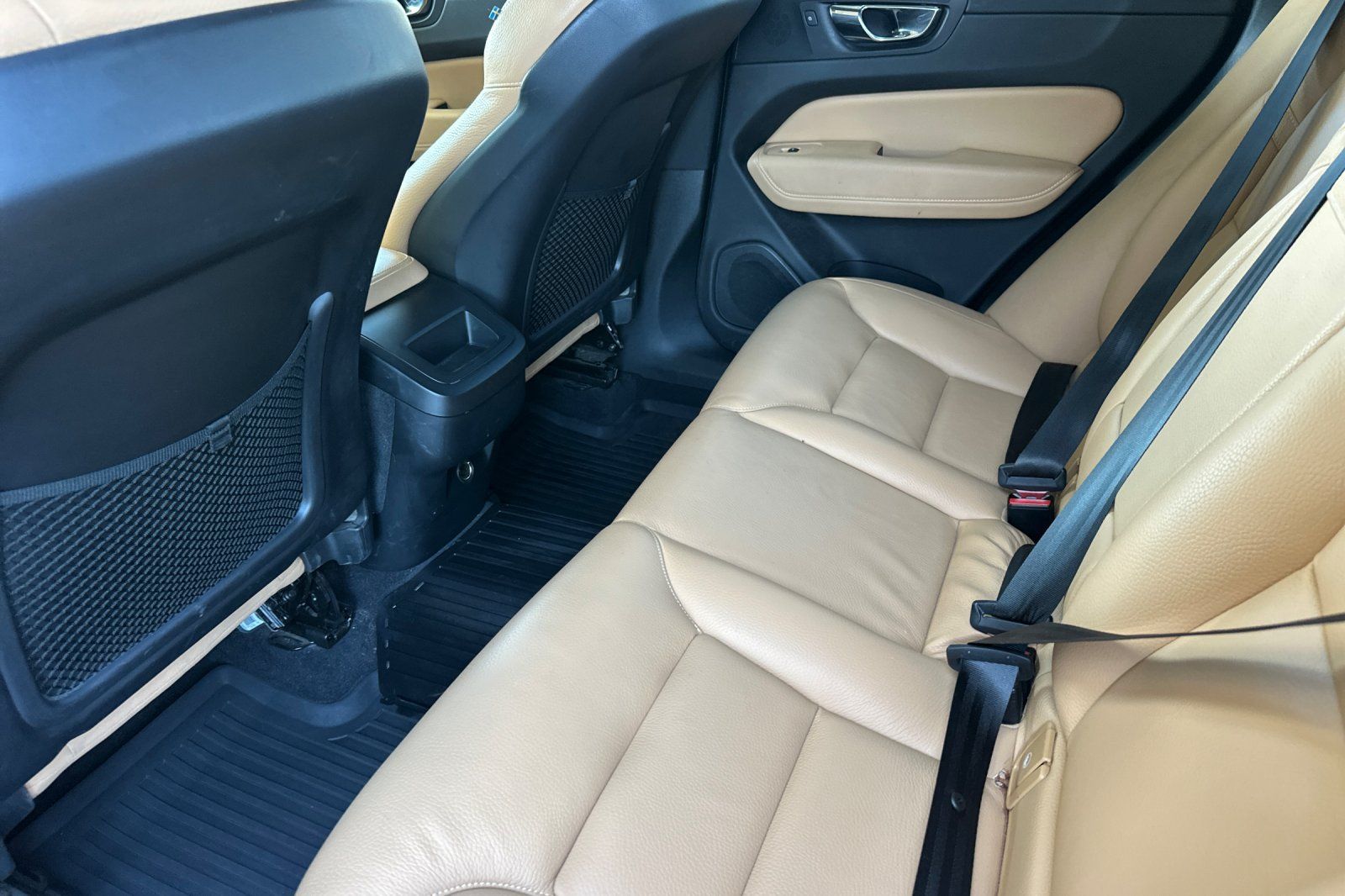 Used 2020 Volvo XC60 T5 Momentum AWD/4WD image 14