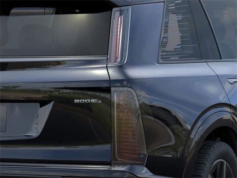 New 2026 Cadillac Vistiq Sport w/ LPO, Floor Liner Package image 11