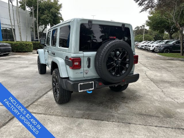 Used 2024 Jeep Wrangler Unlimited Sahara AWD/4WD image 35