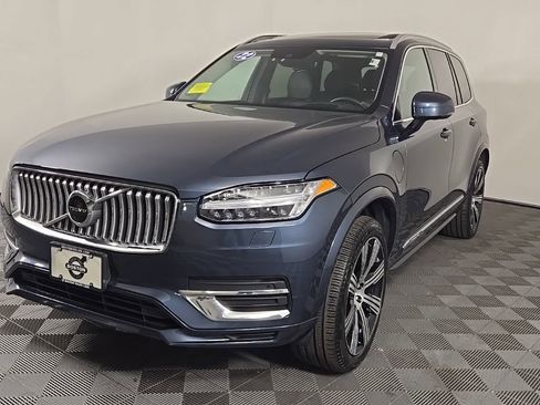 Used 2022 Volvo XC90 T8 Inscription Expression w/ Advanced Package image 3