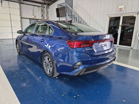 Used 2022 Kia Forte LXS FWD image 6