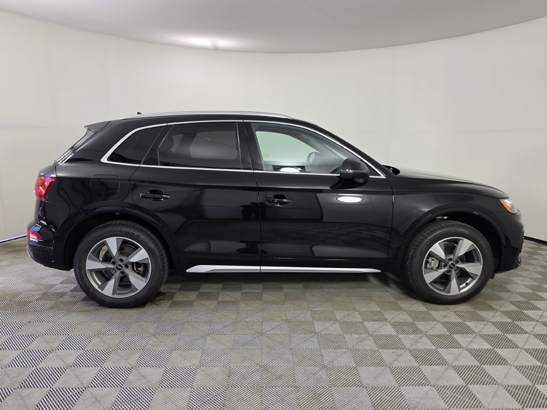 Certified 2024 Audi Q5 Premium AWD/4WD image 8