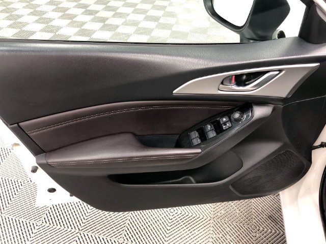 Used 2017 MAZDA MAZDA3 Touring FWD image 12