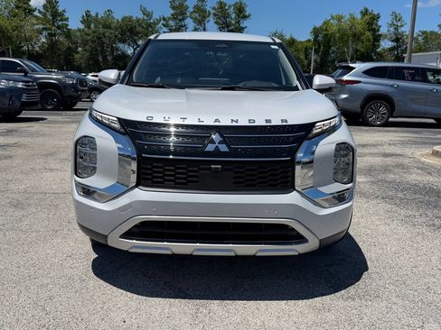 Used 2023 Mitsubishi Outlander SE FWD image 2