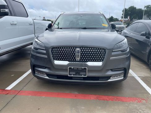 Used 2021 Lincoln Aviator Reserve w/ Equipment Group 201A AWD/4WD image 2