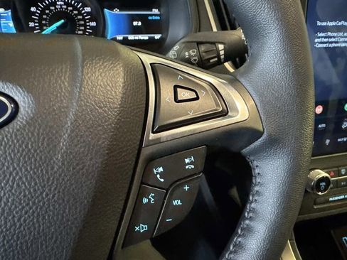 Used 2024 Ford Edge SEL w/ Convenience Package image 17