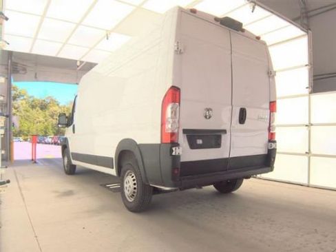 Used 2024 RAM ProMaster 2500 w/ Convenience Group FWD image 2