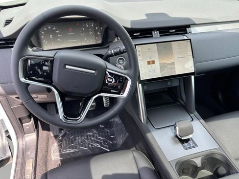 Used 2025 Land Rover Discovery Sport Dynamic SE image 14