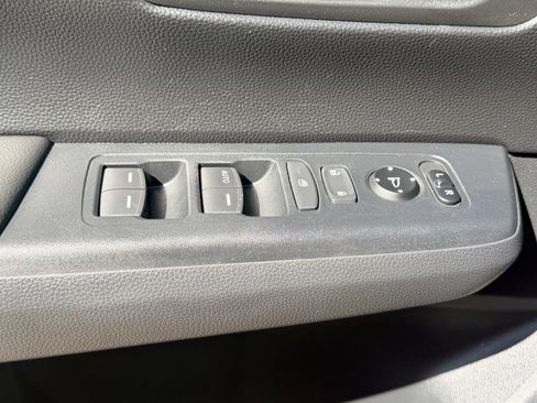 Used 2025 Honda CR-V LX image 19