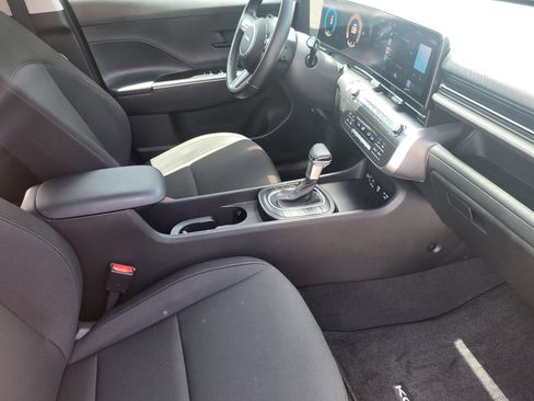 Used 2024 Hyundai Kona SEL AWD/4WD image 11