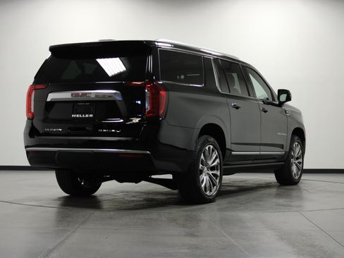 Used 2022 GMC Yukon XL Denali w/ Denali Ultimate Package AWD/4WD image 4