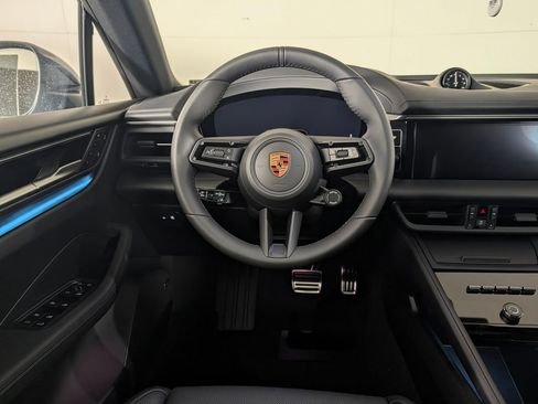 New 2026 Porsche Macan 4S Electric image 19