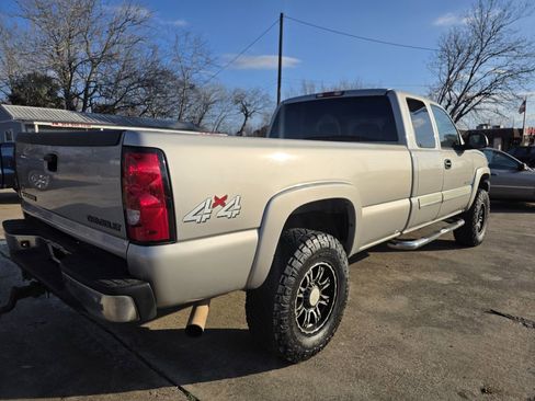 Used 2005 Chevrolet Silverado 2500 LS image 4