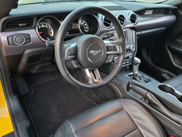 Used 2017 Ford Mustang Coupe RWD image 14