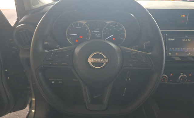 Used 2024 Nissan Versa S FWD image 7