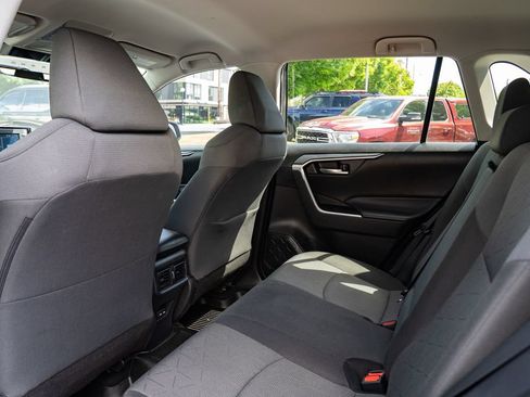 Used 2022 Toyota RAV4 XLE w/ XLE Grade Weather Package AWD/4WD image 23