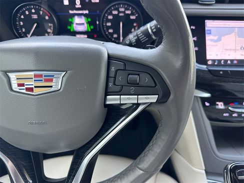 Used 2021 Cadillac XT6 Premium Luxury image 23