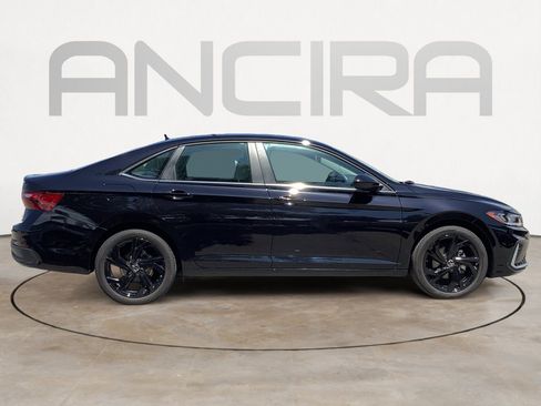 New 2025 Volkswagen Jetta SE image 9