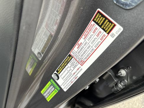 Used 2024 Nissan Pathfinder SL image 24