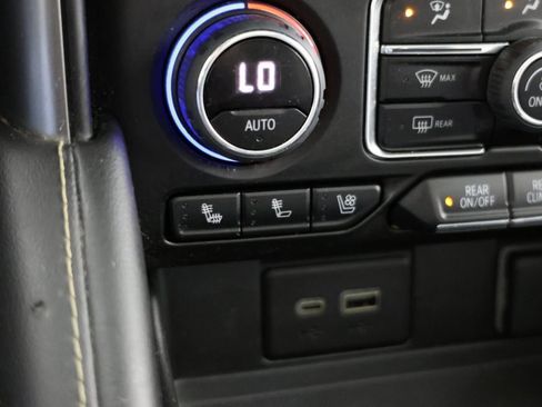 Used 2023 Chevrolet Suburban Premier w/ Advanced Technology Package image 9
