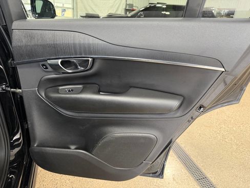 Used 2020 Volvo XC90 T5 Momentum image 34