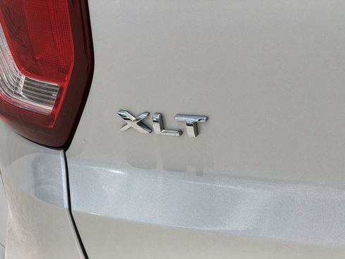 Used 2019 Ford Explorer XLT w/ Equipment Group 201A AWD/4WD image 10