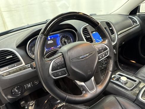 Used 2017 Chrysler 300 C w/ Safetytec Plus Group image 27