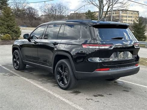 Used 2023 Jeep Grand Cherokee L Limited w/ Luxury Tech Group II image 35