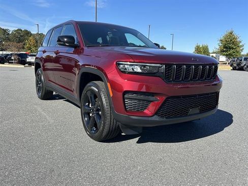 New 2025 Jeep Grand Cherokee Altitude image 7